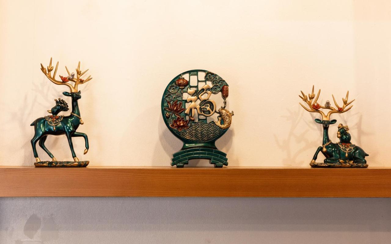 Marco Polo Phuket Poshtel & Bistro Hostel Екстериор снимка