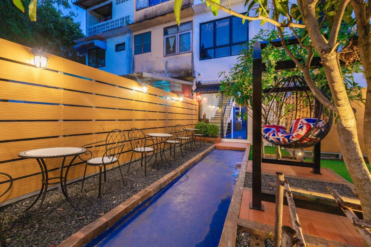 Marco Polo Phuket Poshtel & Bistro Hostel Екстериор снимка