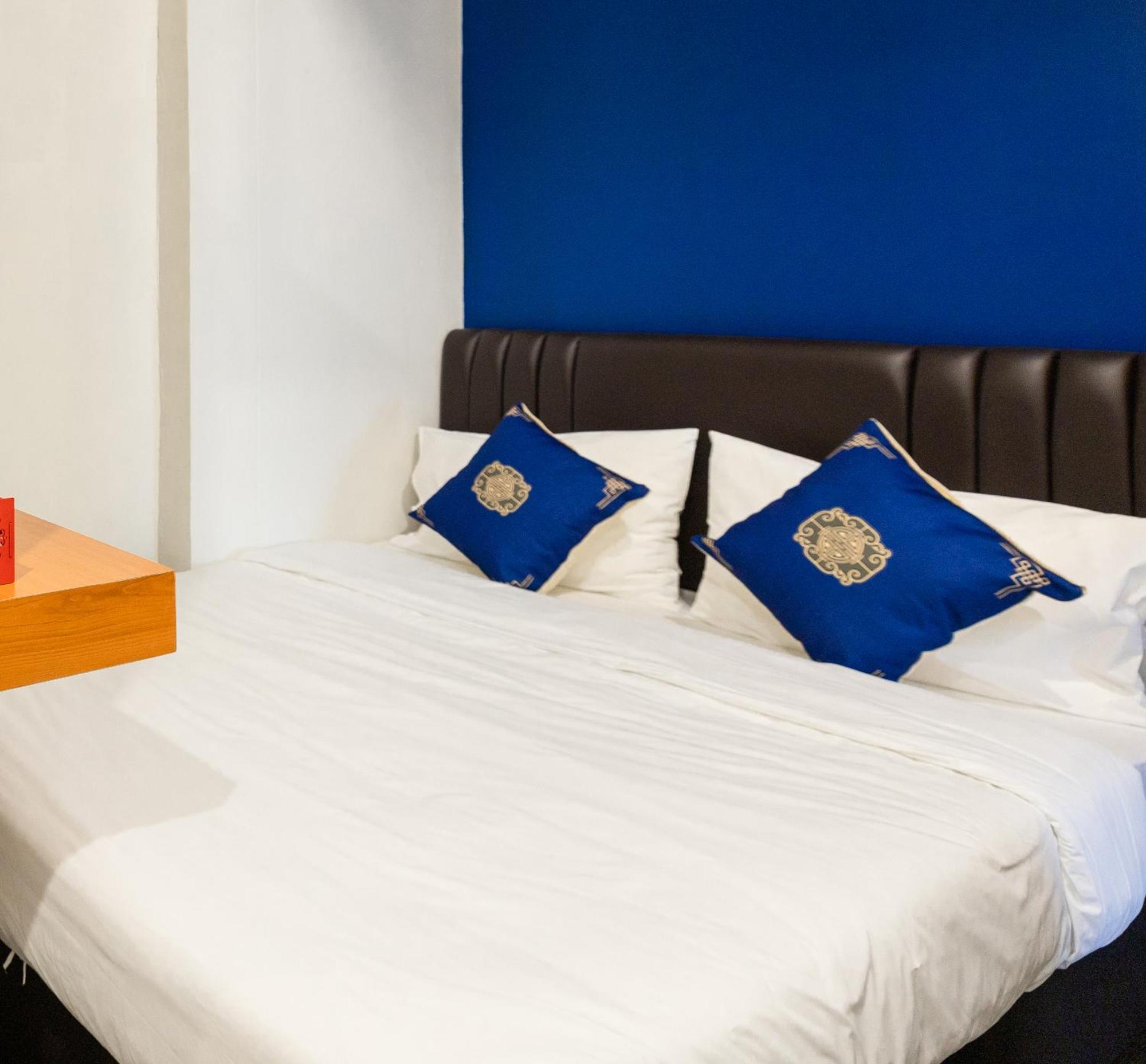 Marco Polo Phuket Poshtel & Bistro Hostel Стая снимка