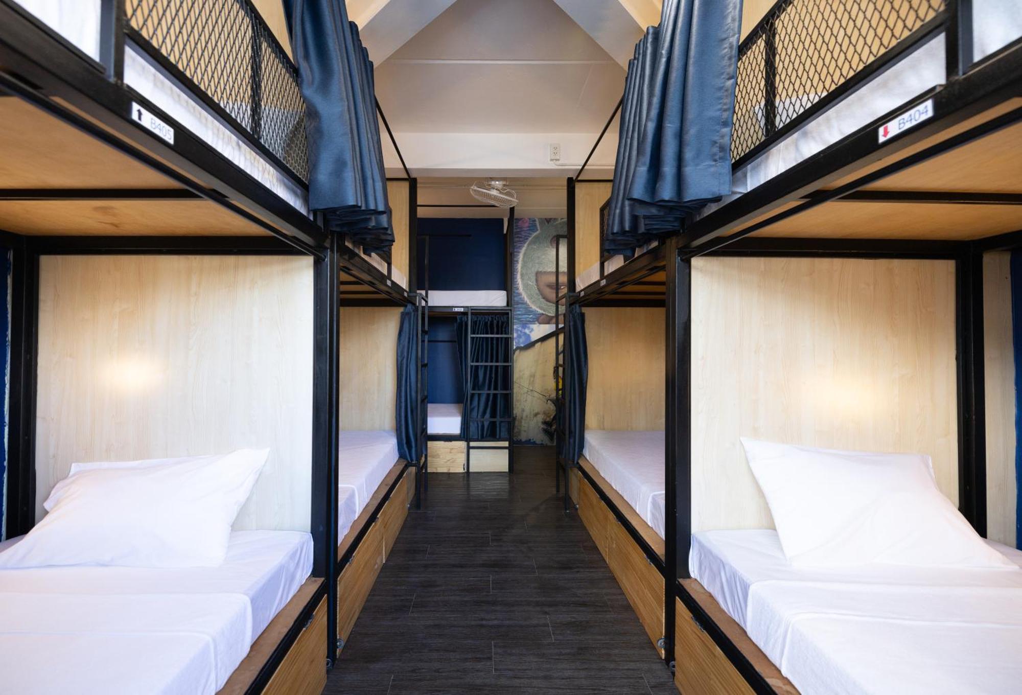Marco Polo Phuket Poshtel & Bistro Hostel Стая снимка