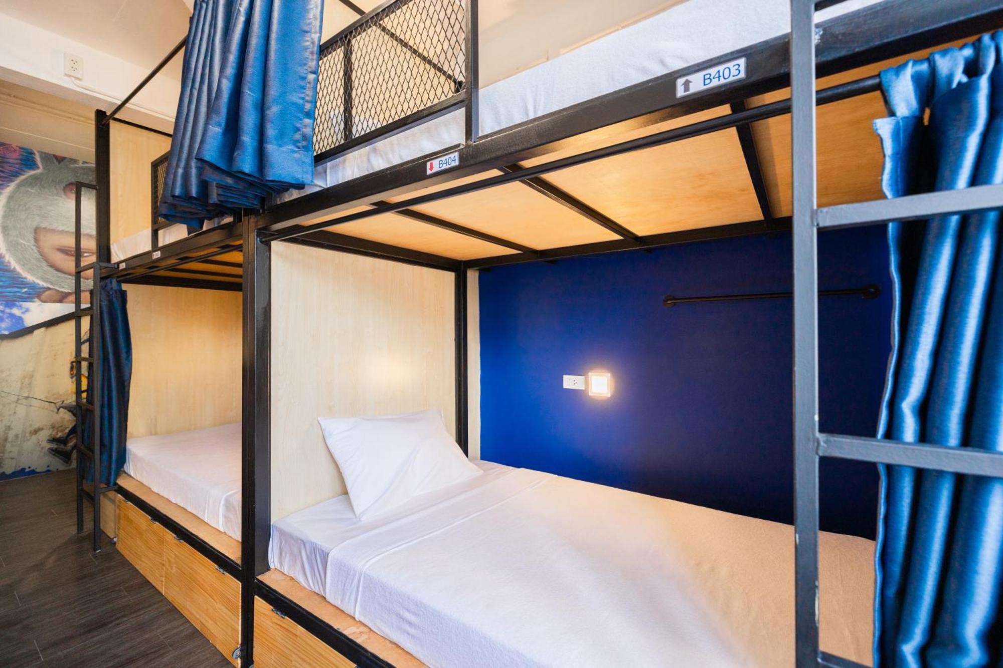 Marco Polo Phuket Poshtel & Bistro Hostel Стая снимка