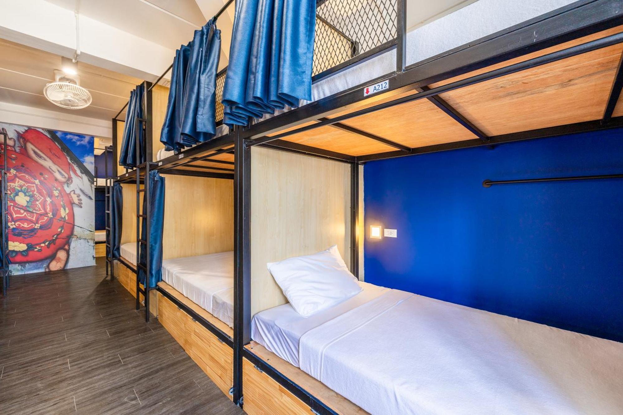 Marco Polo Phuket Poshtel & Bistro Hostel Стая снимка